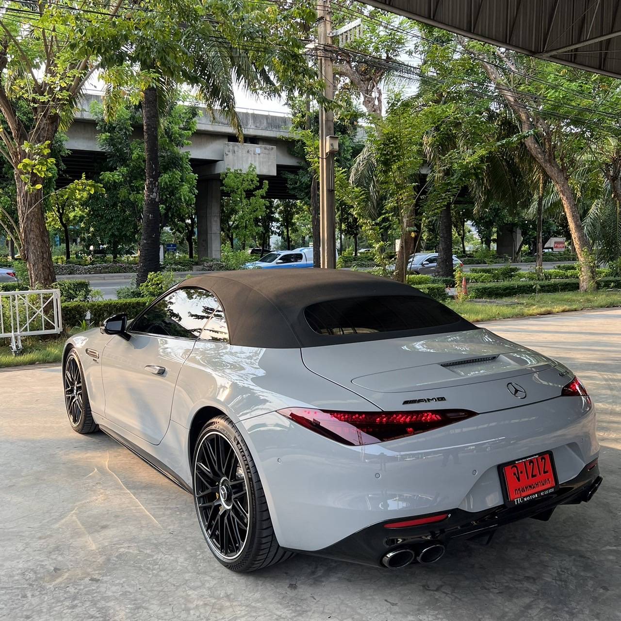 2023 Mercedes-Benz SL43 AMG night package สีเทา