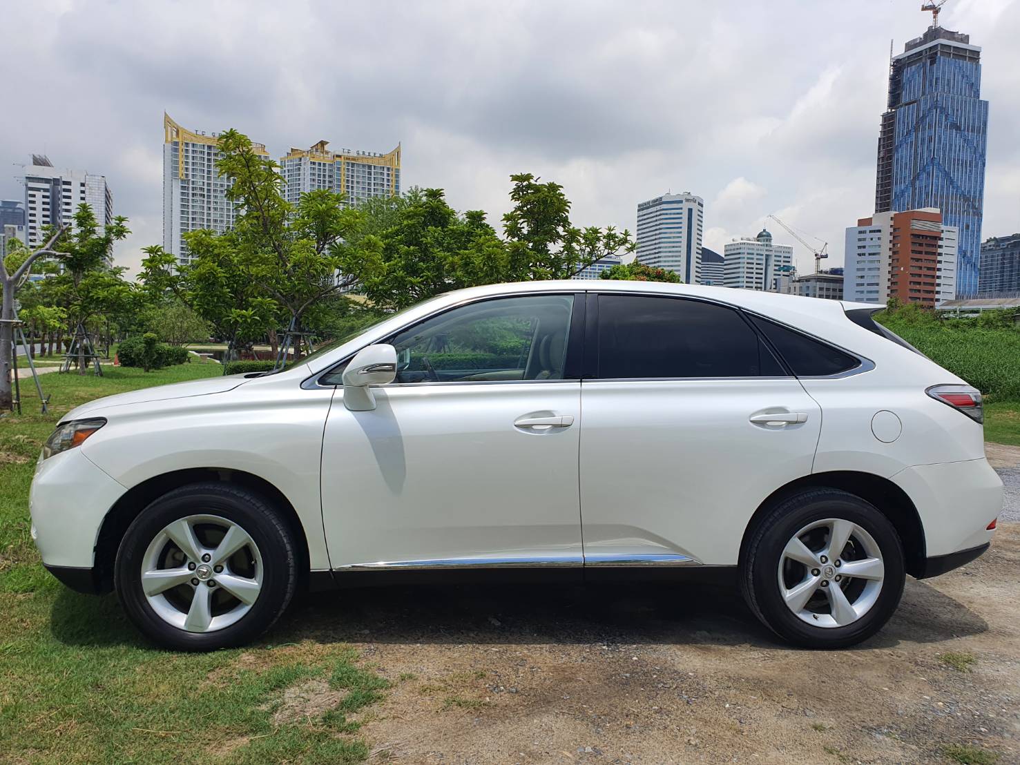 LEXUS RX270 ปี 2010 สีขาว รถมือ 1ออกห้าง สวยสุดๆ