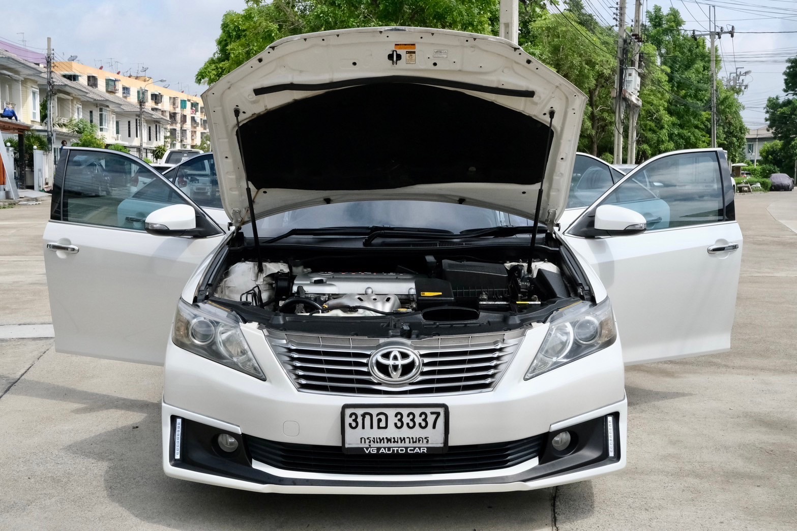 Toyota Camry Extremo 2.0G เครื่องยนต์: เบนซิน เกียร์: ออโต้ ปี: 2014 สี: ขาว