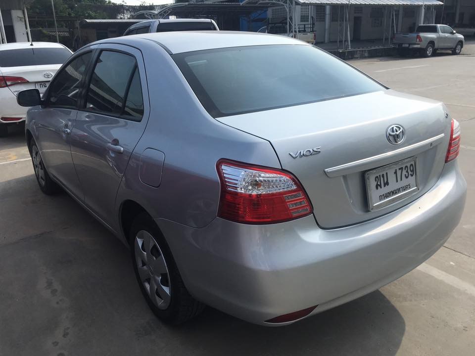 Toyota Vios ปี 2012 สีเงิน