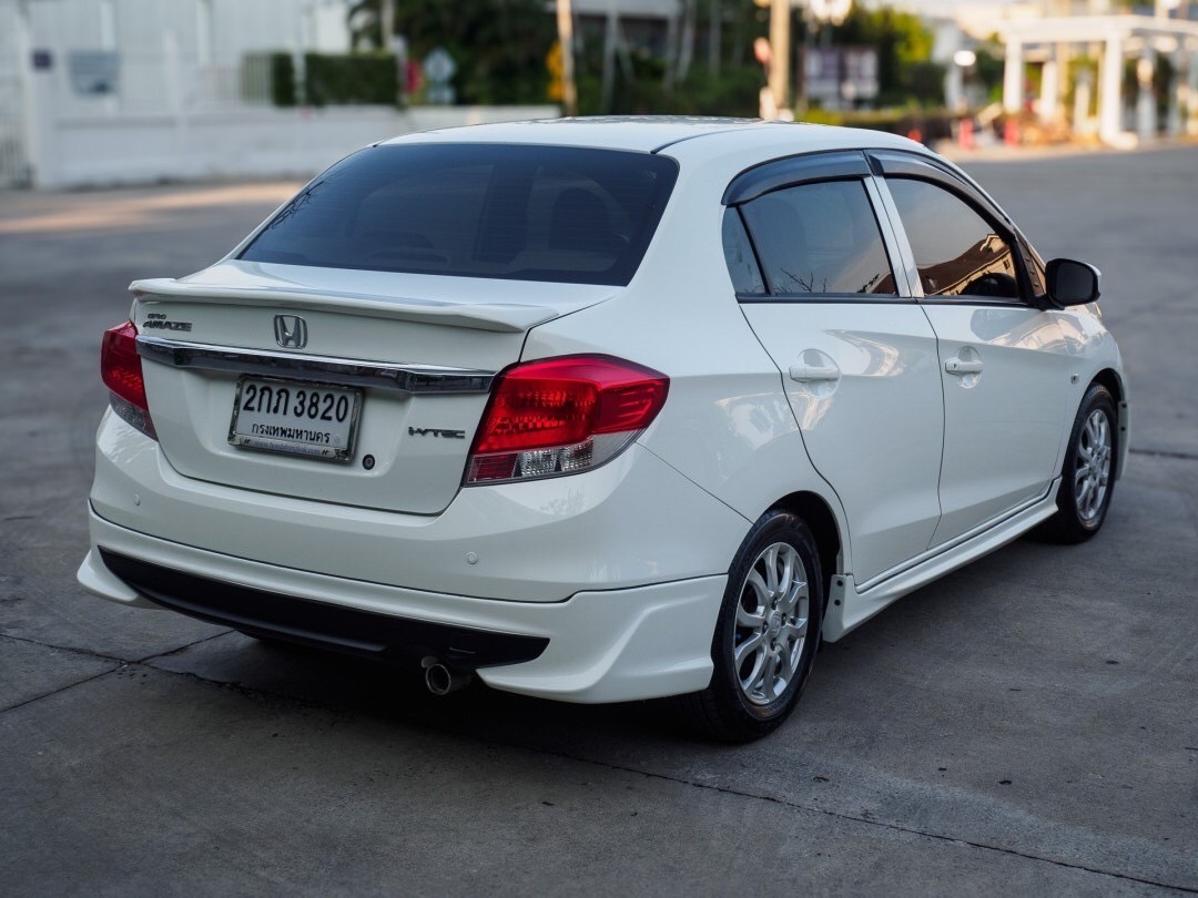 2013 Honda Brio Amaze สีขาว