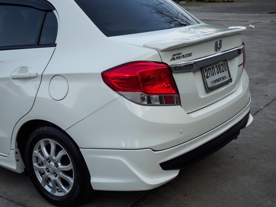 2013 Honda Brio Amaze สีขาว