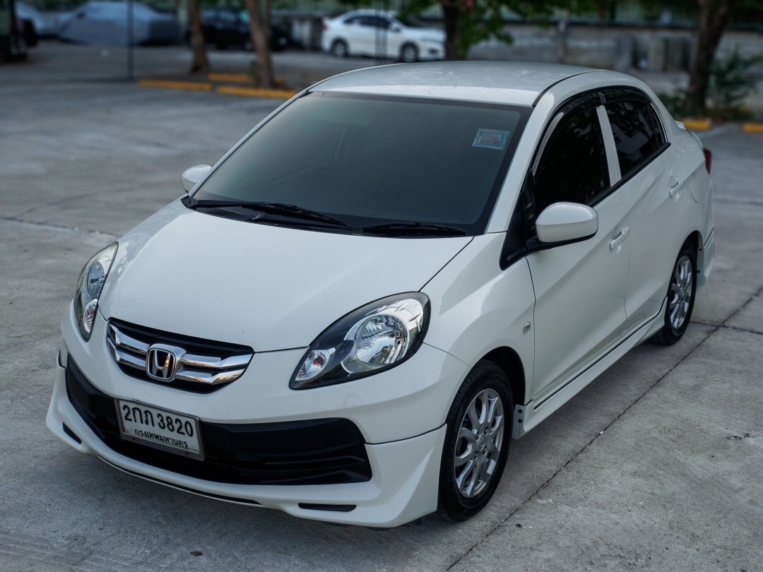 2013 Honda Brio Amaze สีขาว