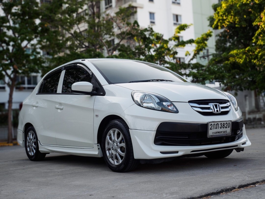 2013 Honda Brio Amaze สีขาว