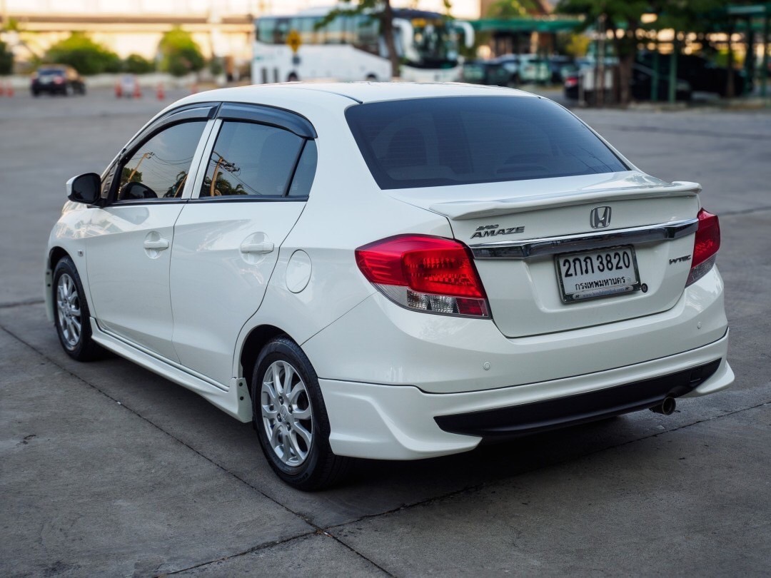 2013 Honda Brio Amaze สีขาว