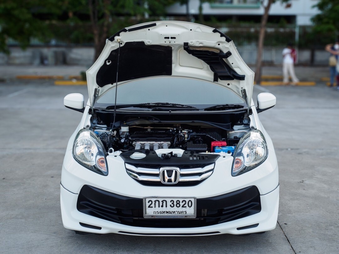 2013 Honda Brio Amaze สีขาว