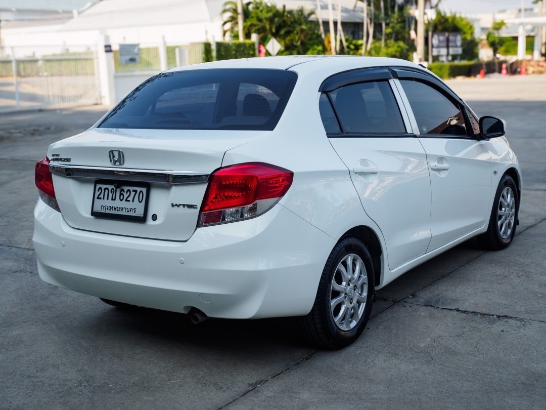 2013 Honda Brio Amaze สีขาว