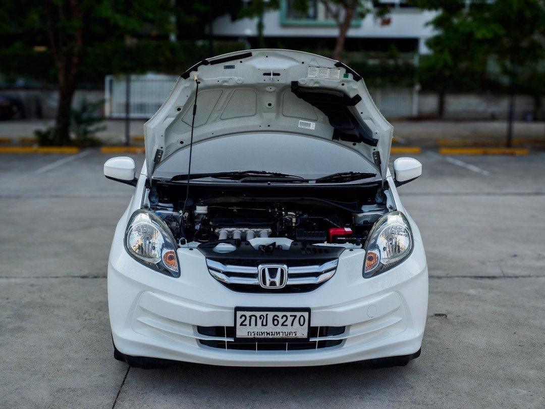 2013 Honda Brio Amaze สีขาว