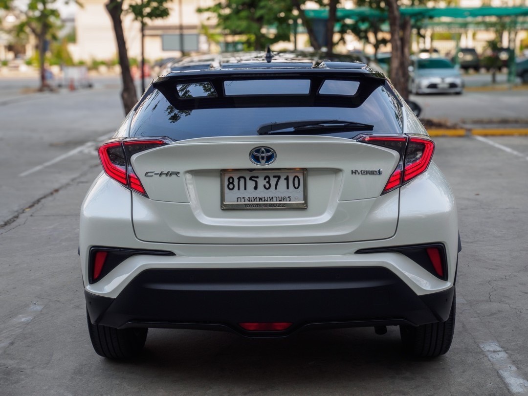 2019 Toyota C-HR สีขาว