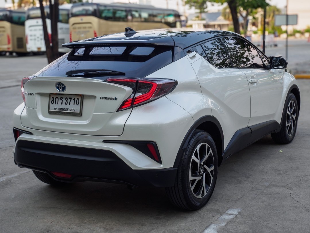 2019 Toyota C-HR สีขาว