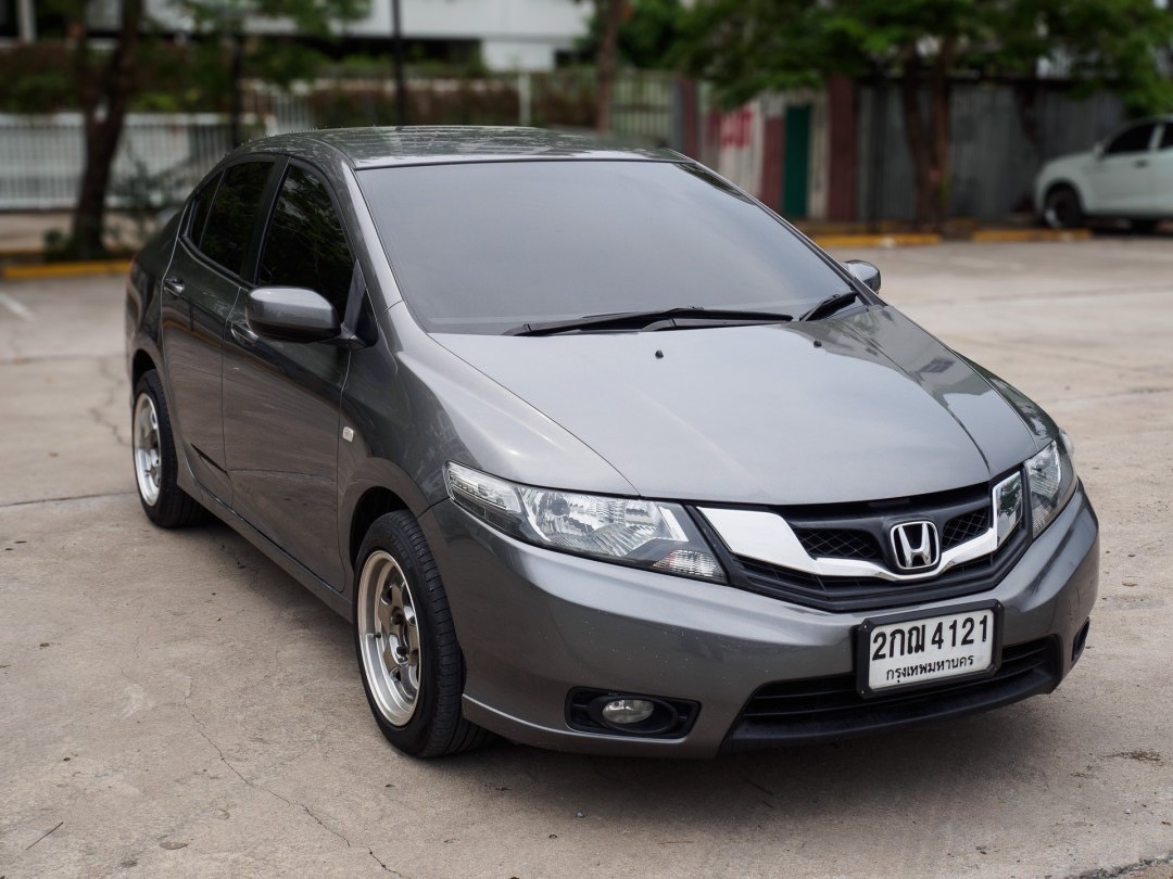 2013 Honda City สีเทา