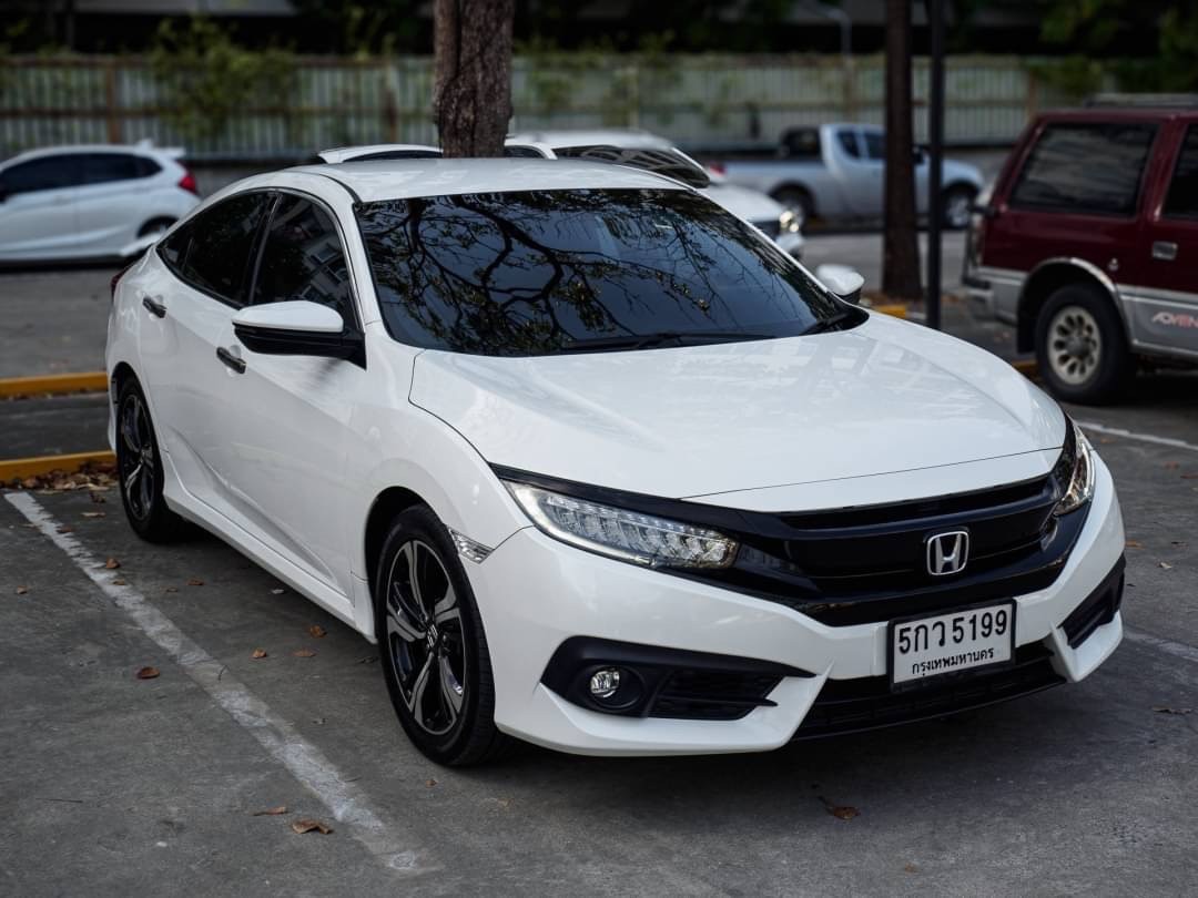 2017 Honda Civic Sedan สีขาว