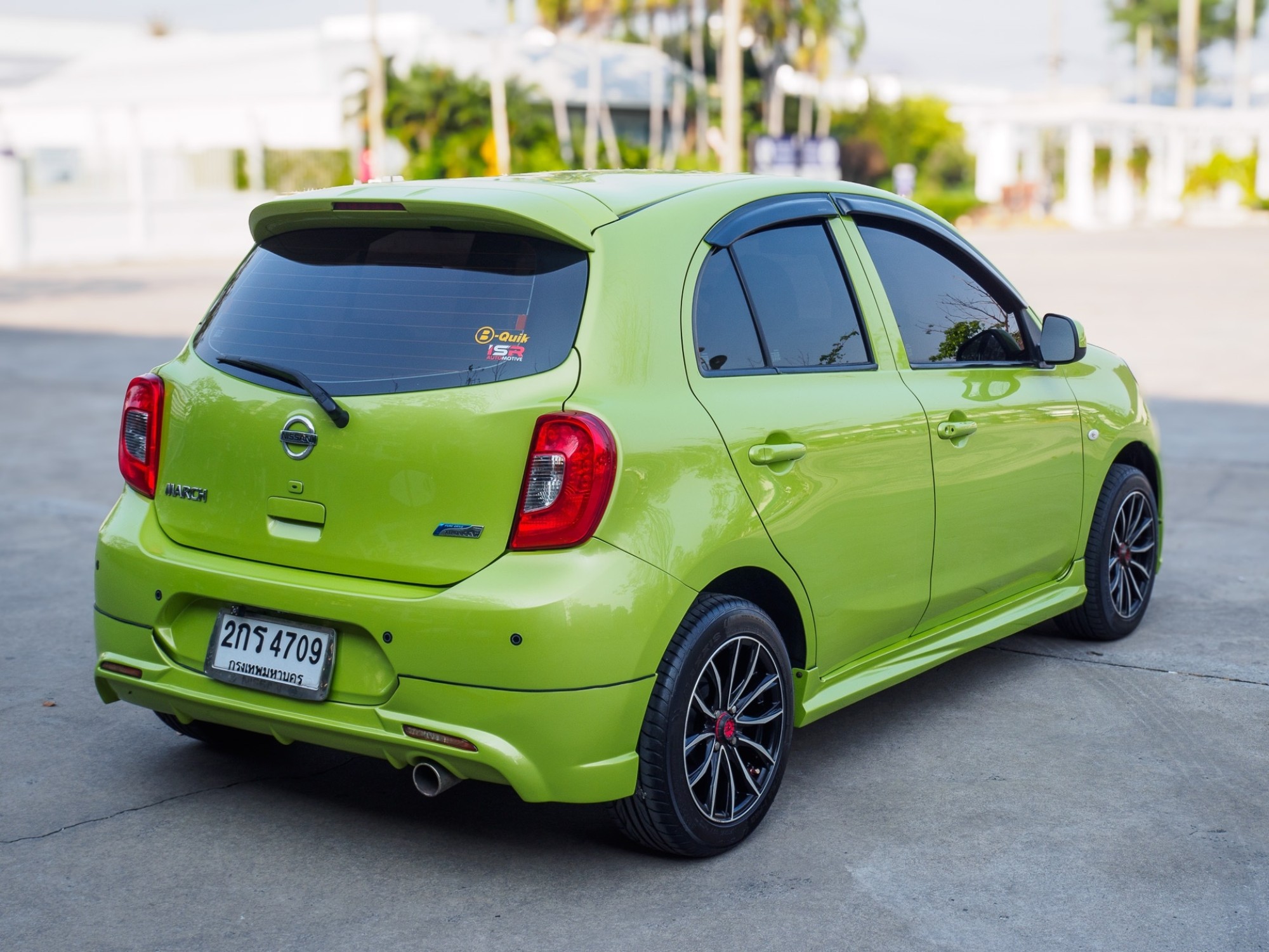 2013 Nissan March สีเขียว