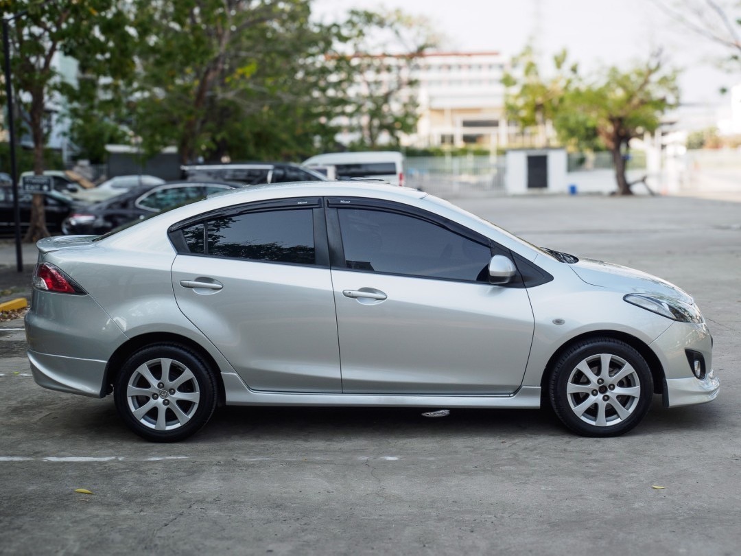 2013 Mazda 2 Elegance (4 ประตู) สีเงิน