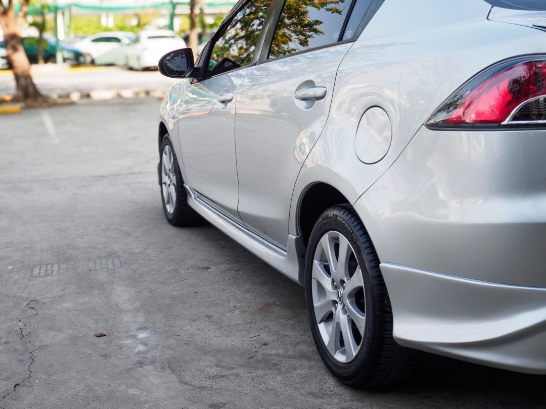 2013 Mazda 2 Elegance (4 ประตู) สีเงิน