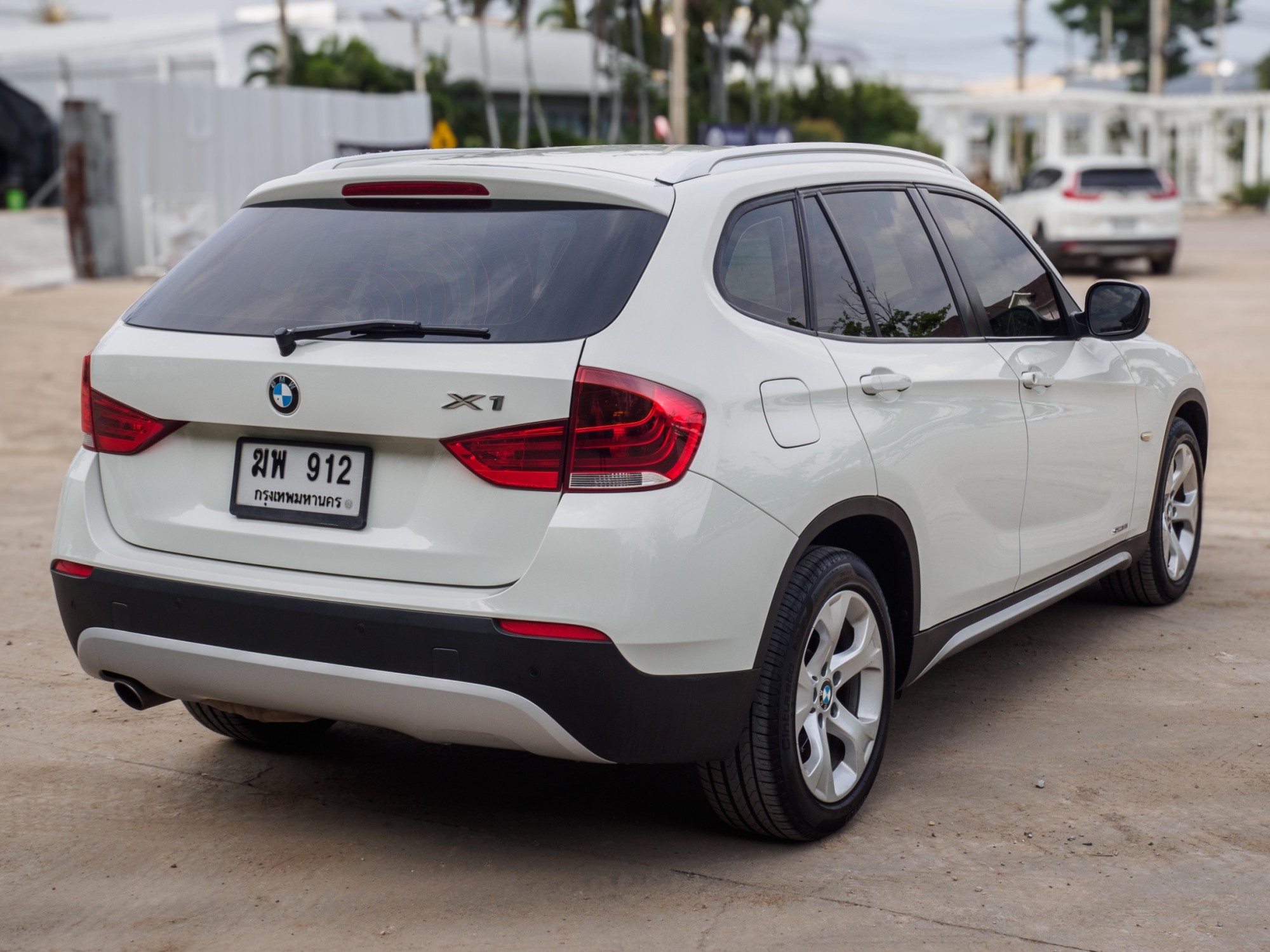 2012 BMW X1 E84 สีขาว