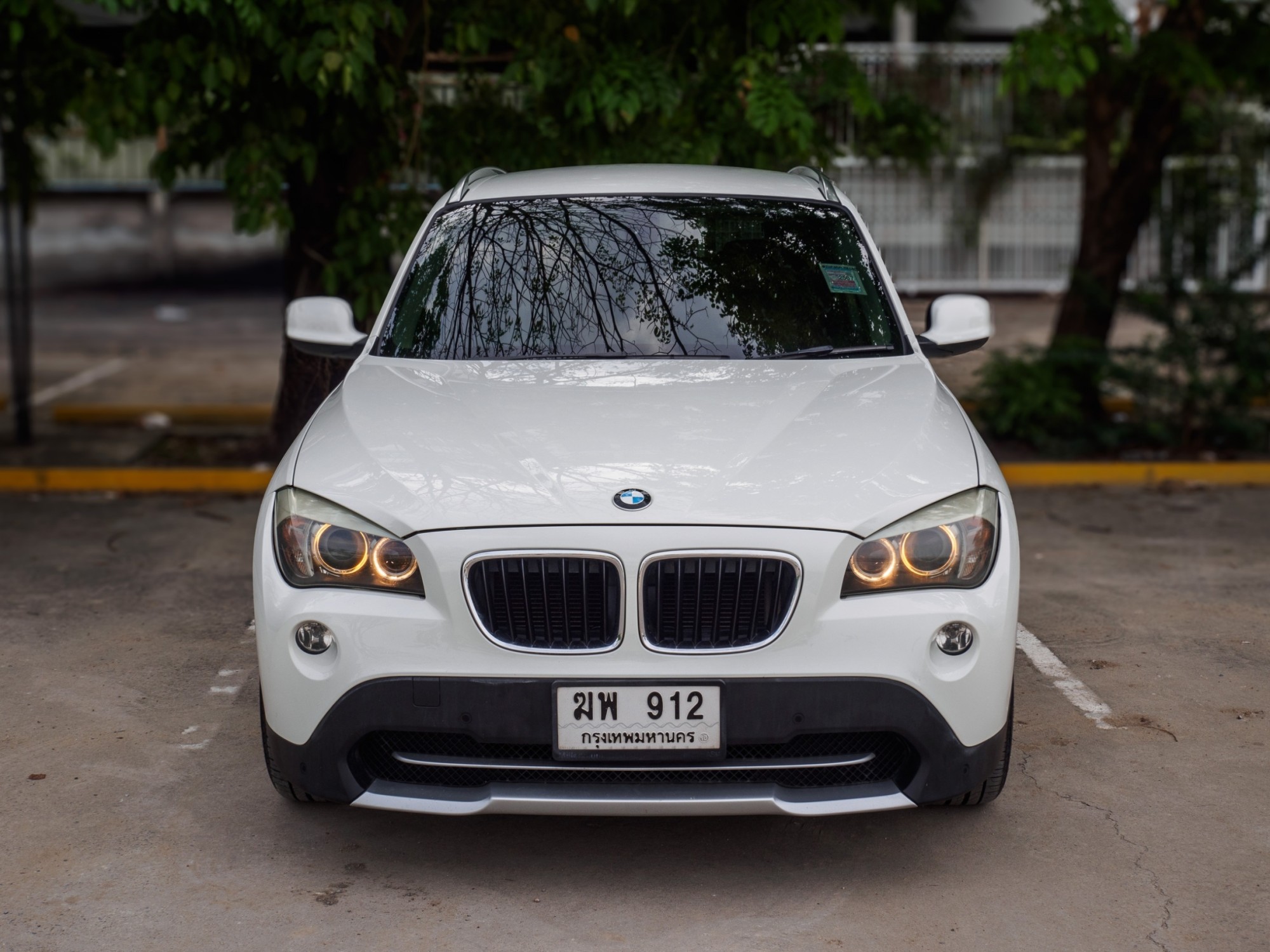 2012 BMW X1 E84 สีขาว