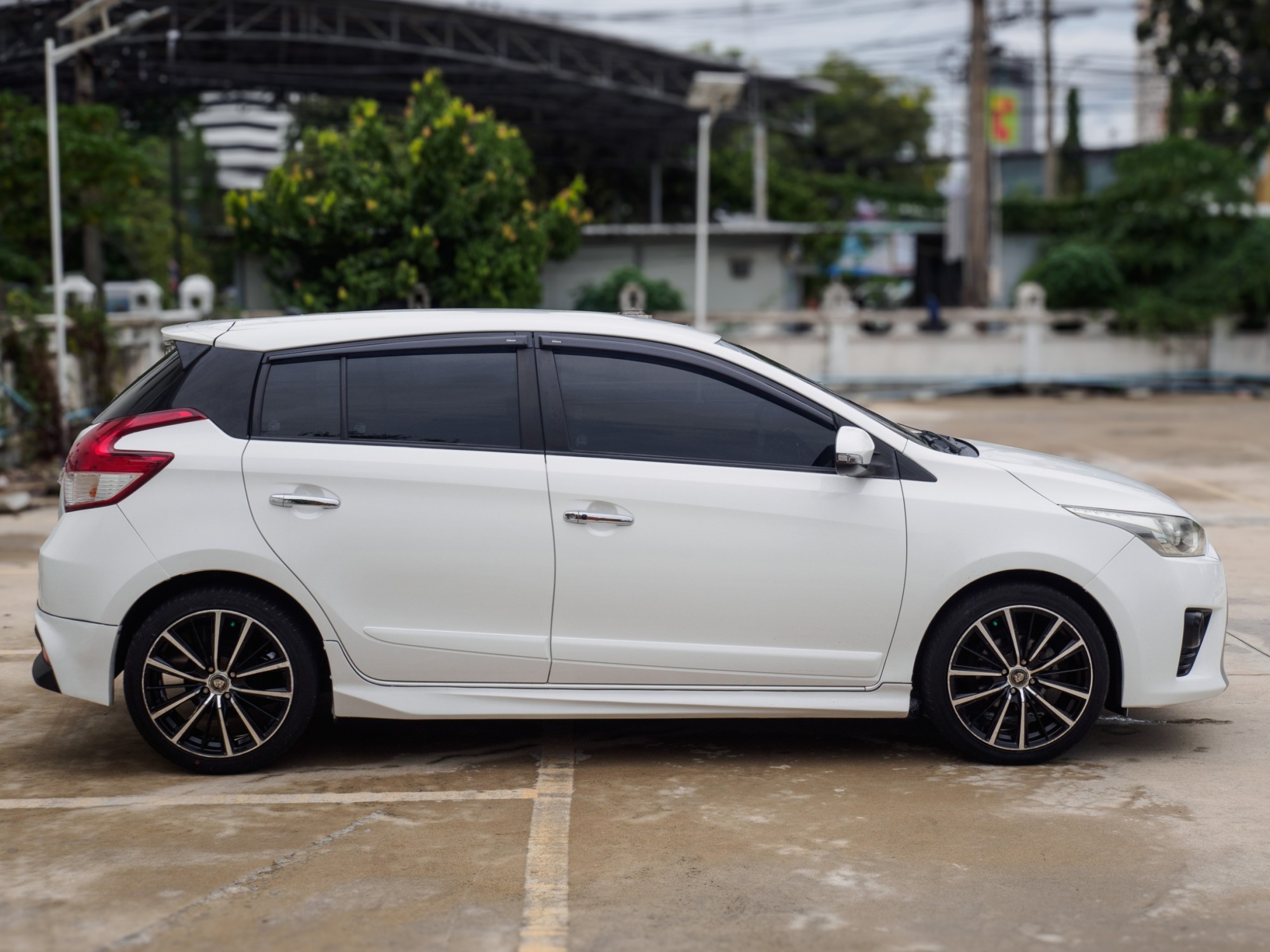 2014 Toyota Yaris สีขาว