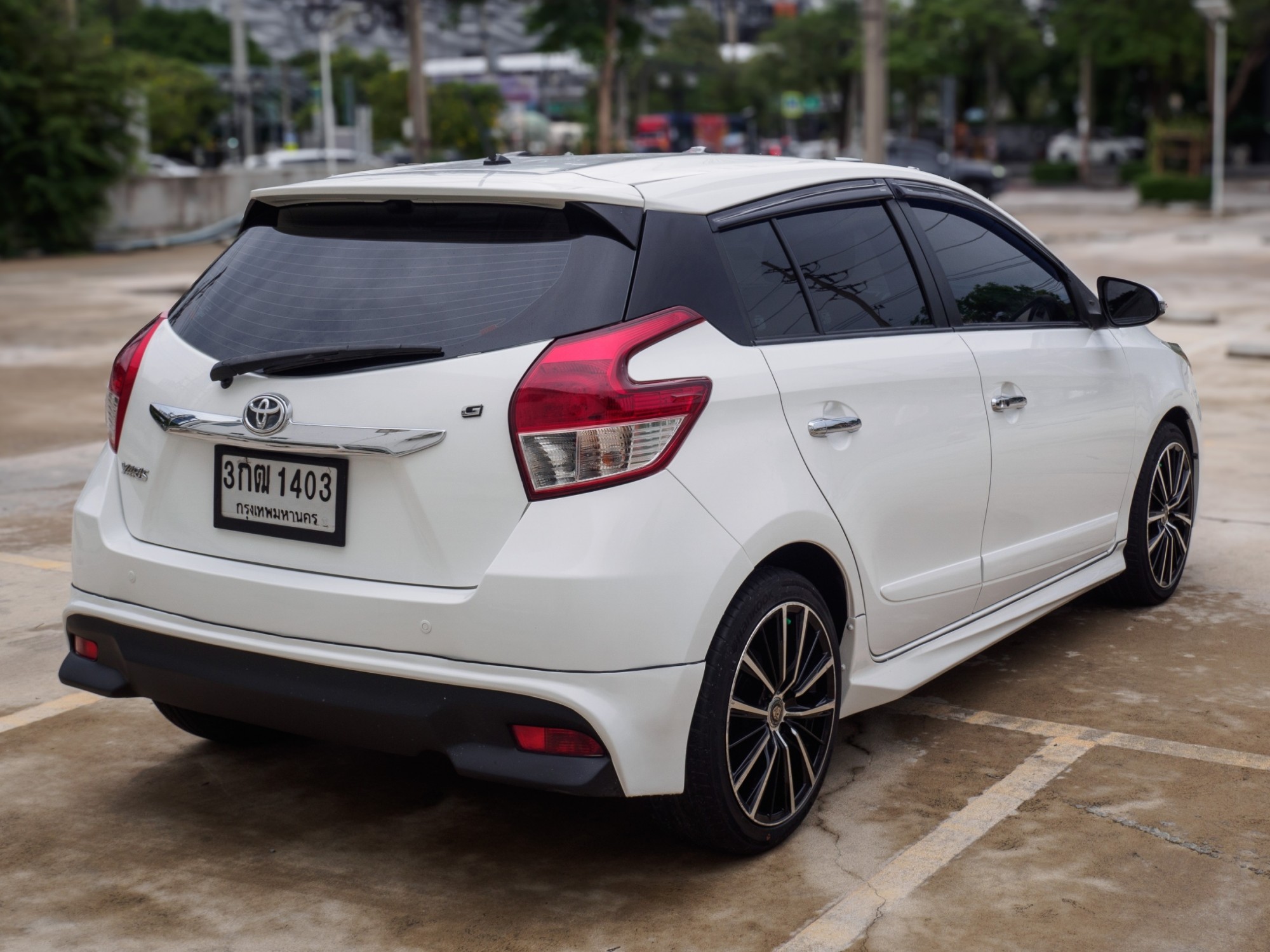 2014 Toyota Yaris สีขาว