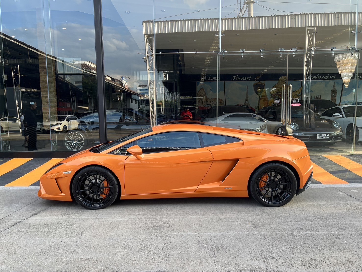 2013 Lamborghini Gallardo สีส้ม