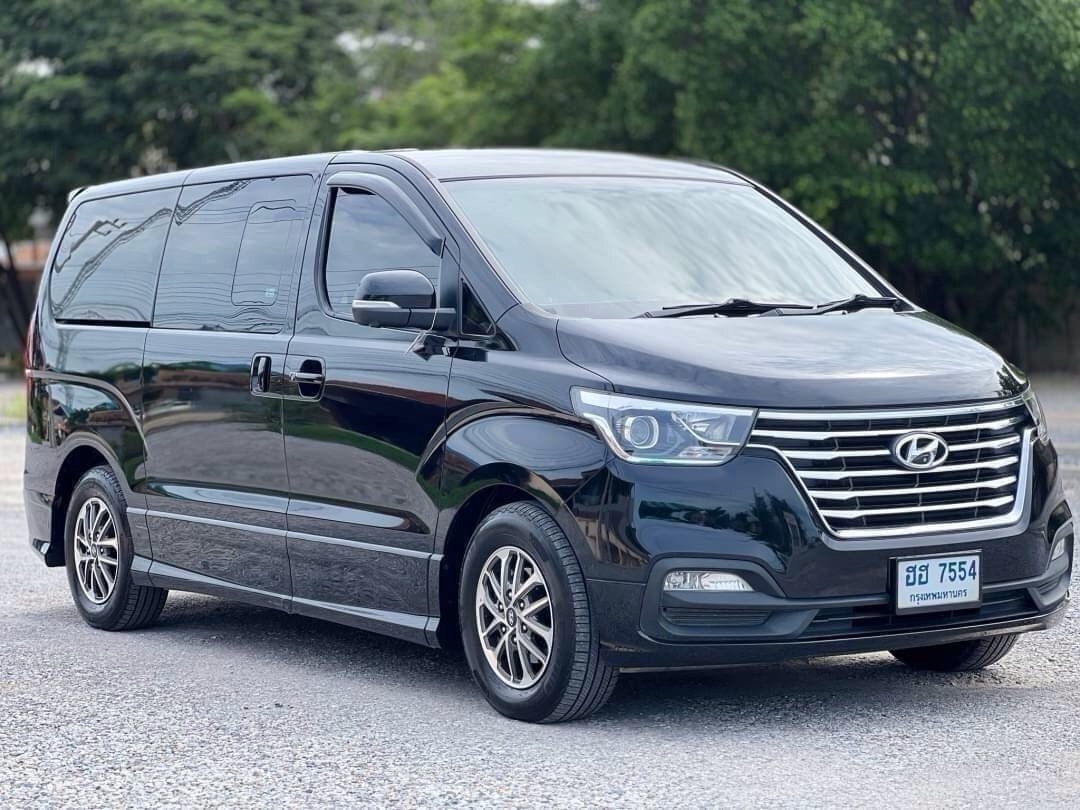 2018 Hyundai H-1 สีดำ