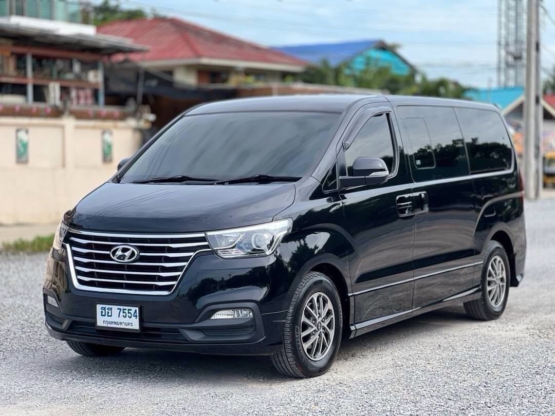 2018 Hyundai H-1 สีดำ