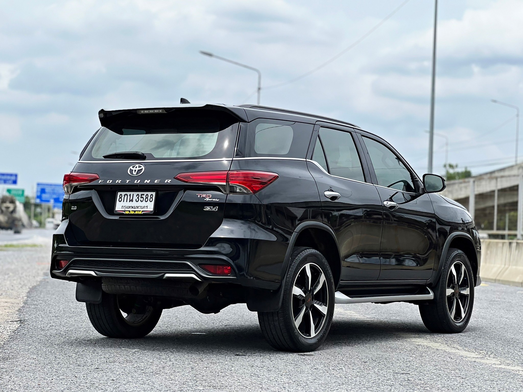 FORTUNER 2.8TRD 4WD ปี 2019 แท้มือเดี่ยว เข้าศูนย์ตลอดเดิมทุกจุด