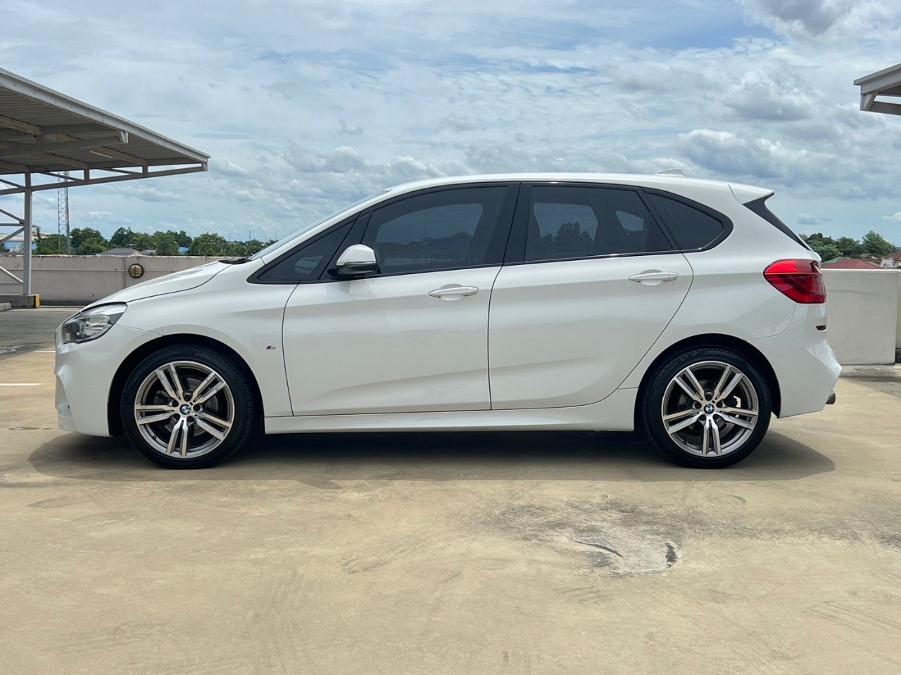 2018 BMW 2 Series F45 Active Tourer 218i สีขาว