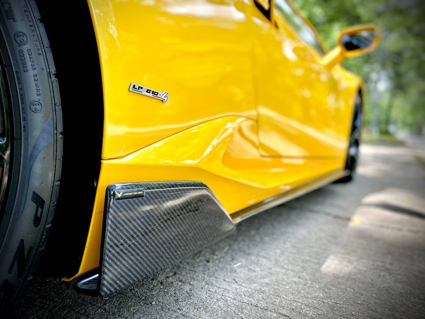 2016 Lamborghini Huracan Evo Spyder สีเหลือง