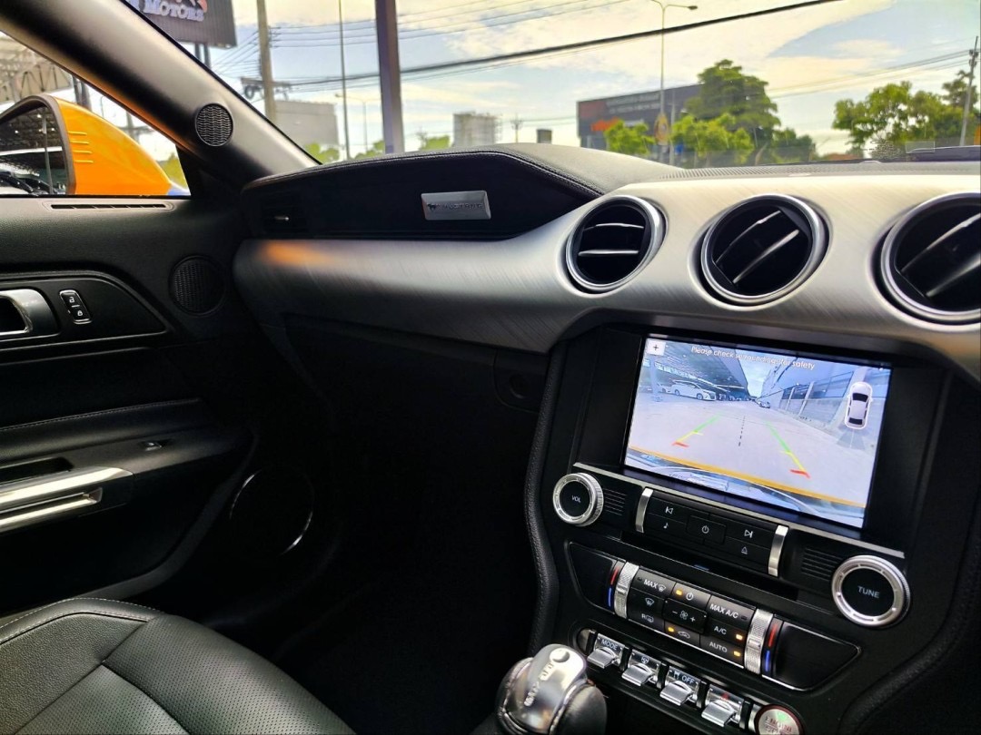 2019 Ford Mustang สีส้ม