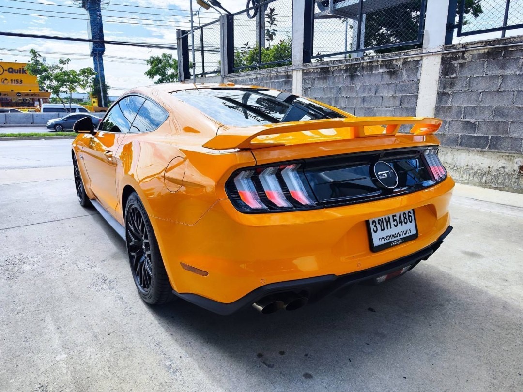 2019 Ford Mustang สีส้ม