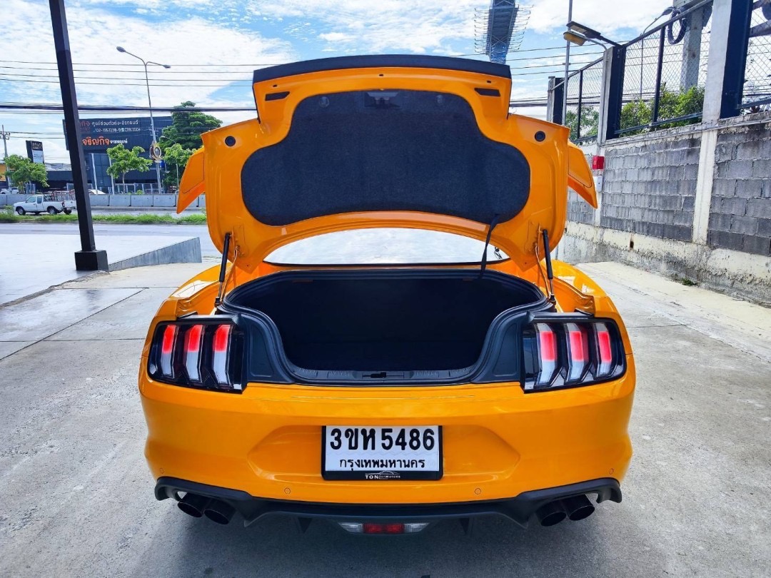 2019 Ford Mustang สีส้ม