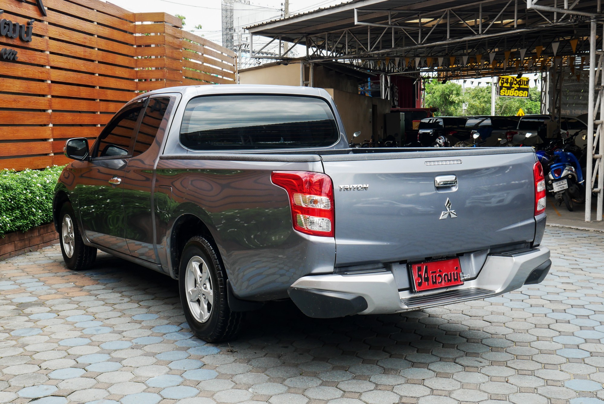 MITSUBISHI TRITON MEGACAB 2.5 GLX MTปี 2018 สีเทา