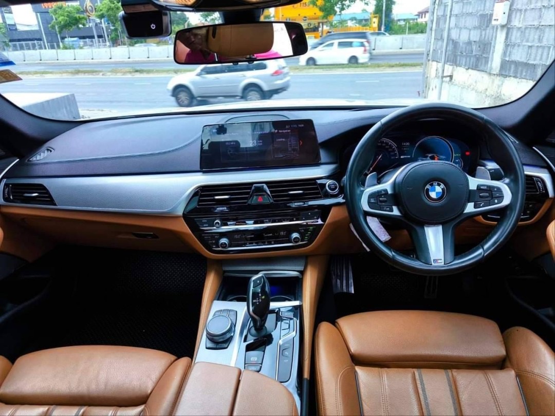 2021 BMW SERIES 530e 2.0 M SPORT สีขาว