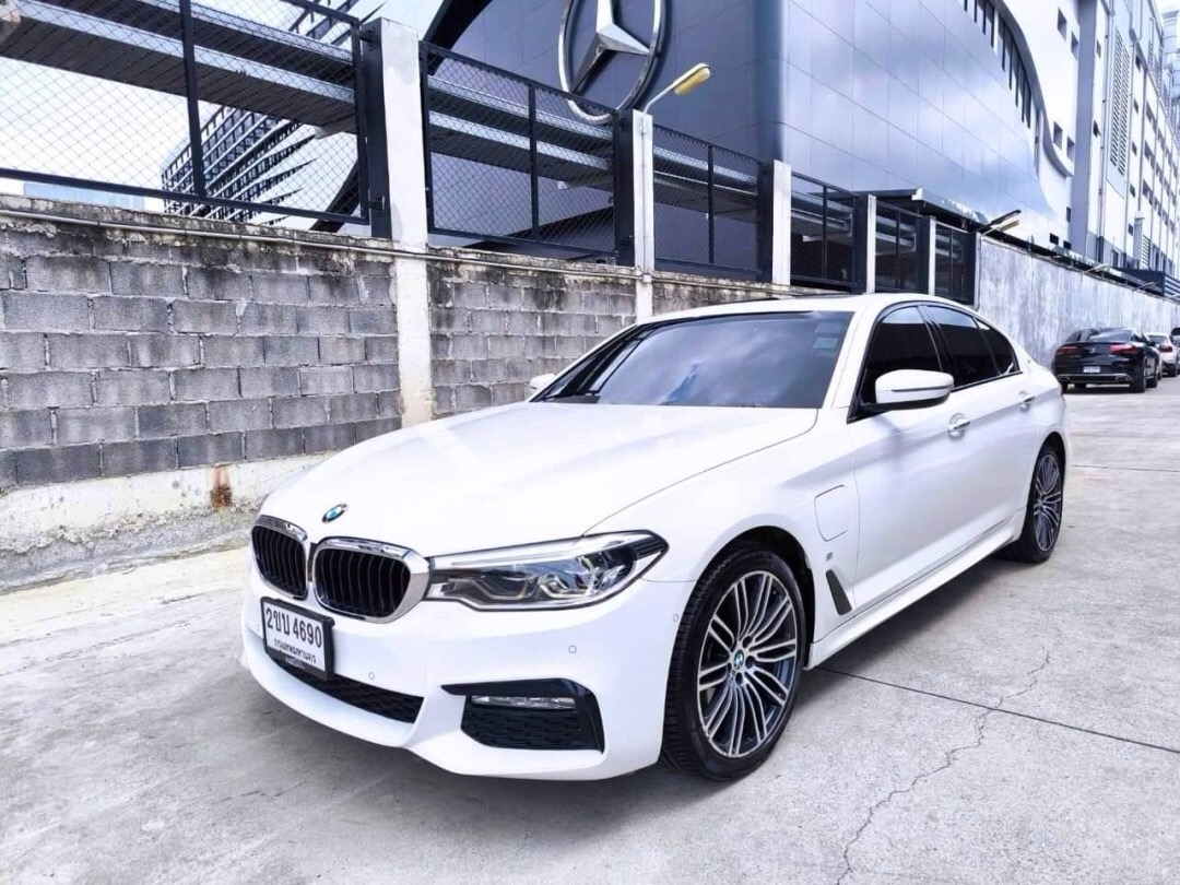 2021 BMW SERIES 530e 2.0 M SPORT สีขาว