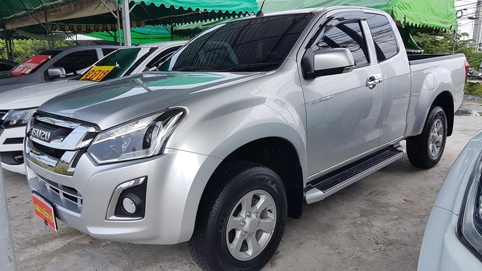 Isuzu D-Max Hi-Lander (Cab) ปี 2015 สีเงิน