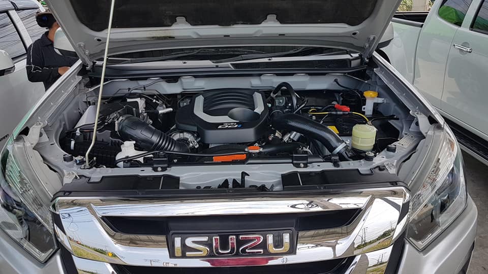 Isuzu D-Max Hi-Lander (Cab) ปี 2015 สีเงิน