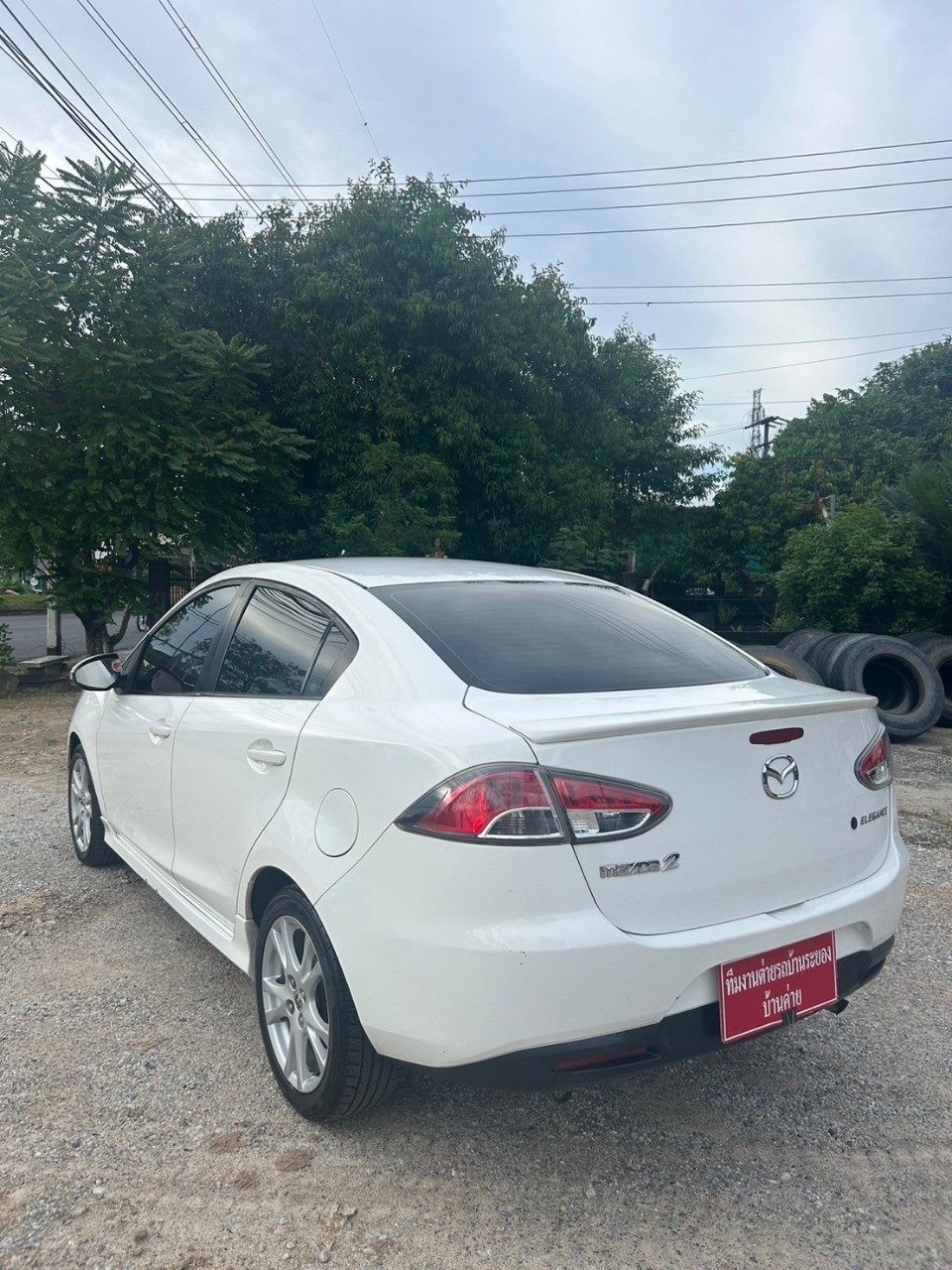 2012 Mazda 2 Elegance (4 ประตู) สีขาว