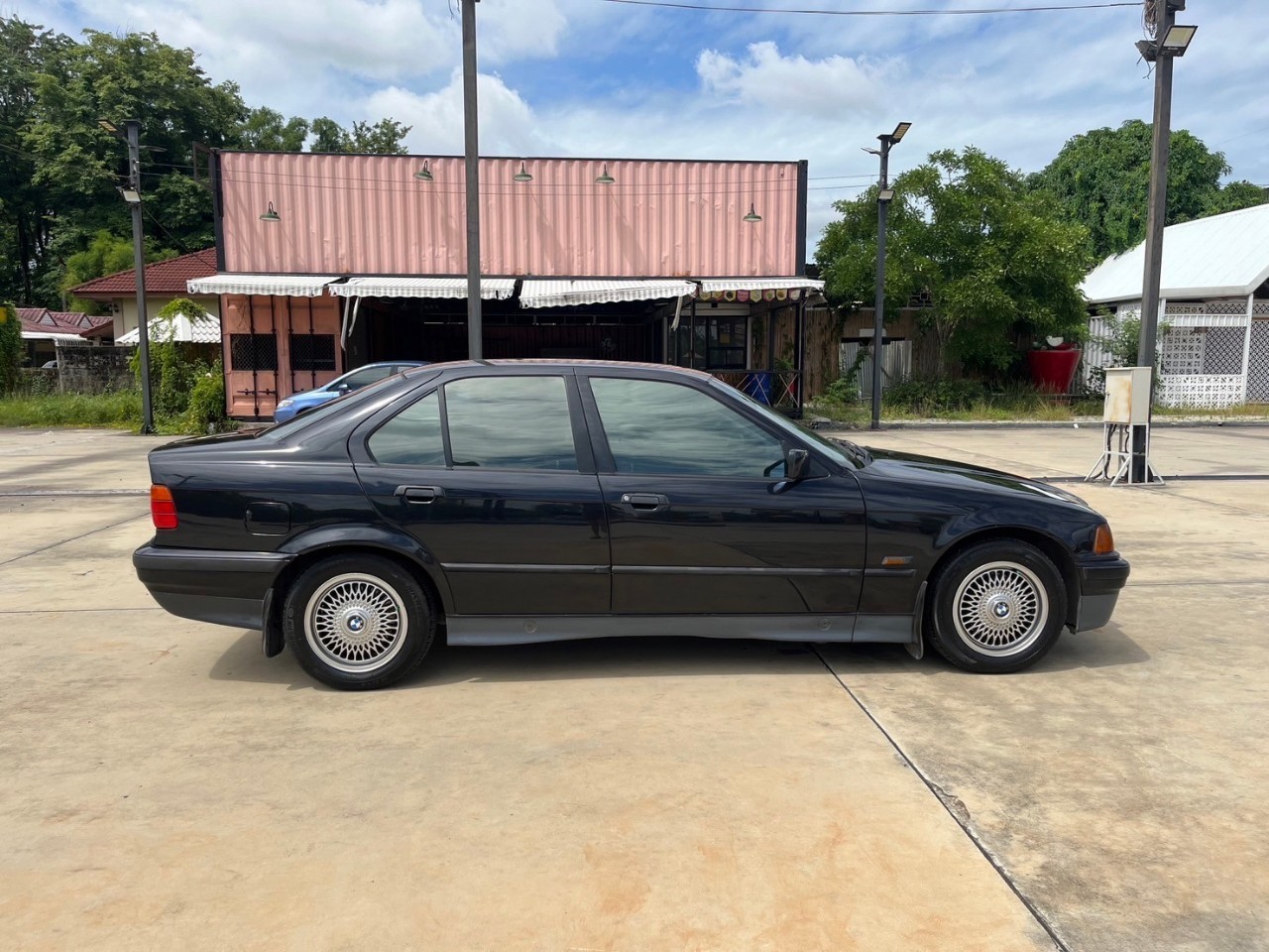 1996 BMW 318i 1.8 สีดำ