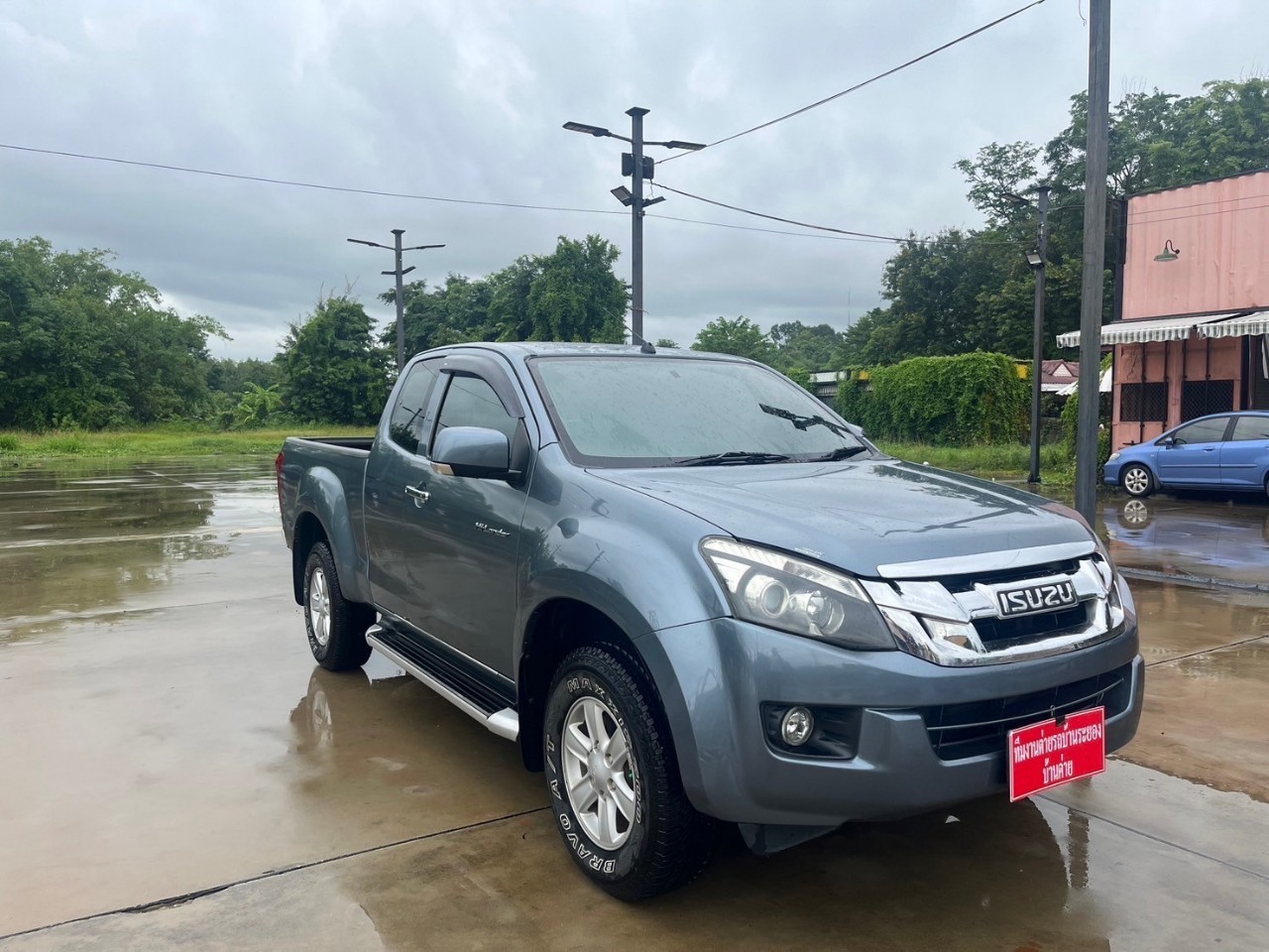 2013 Isuzu D-Max Space Cab สีเทา