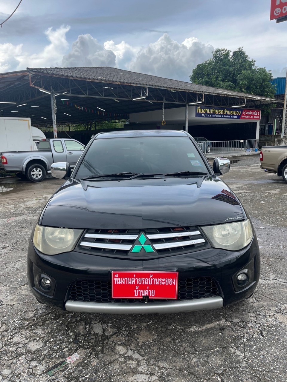 2011 Mitsubishi Triton Mega cab สีดำ