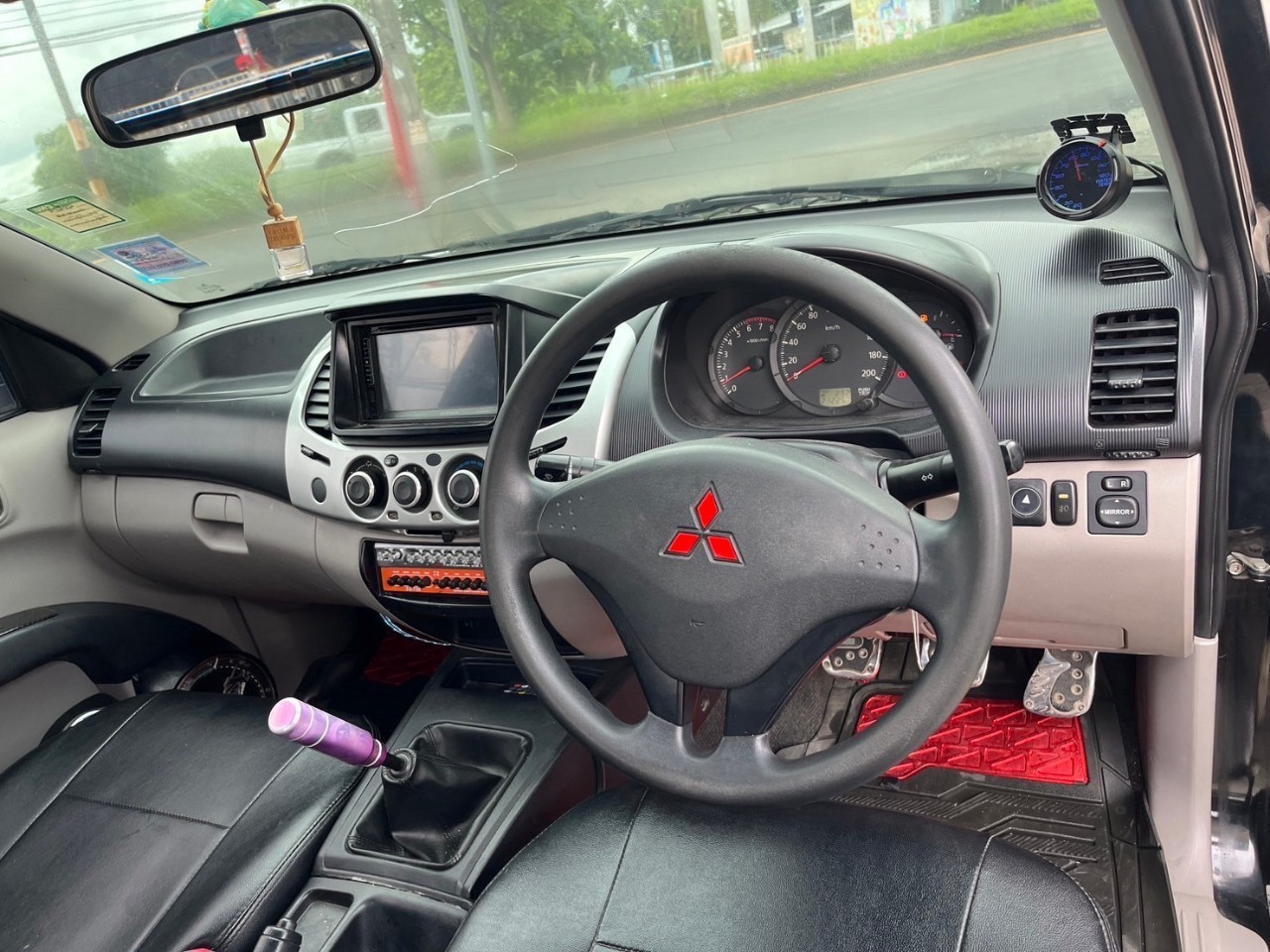 2011 Mitsubishi Triton Mega cab สีดำ