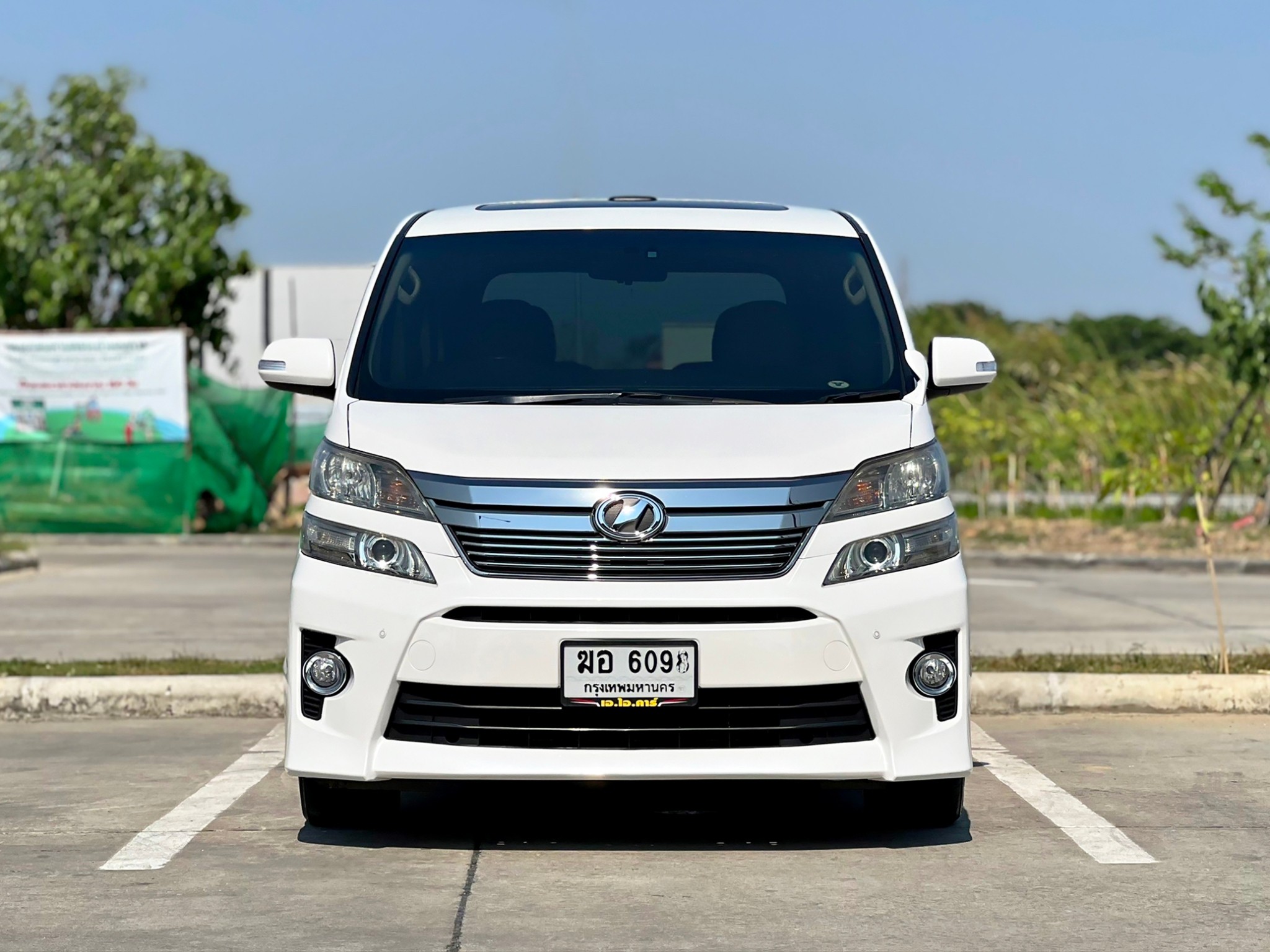 TOYOTA VELLFIRE 2.4V ปี2012 ไมล์130000 รถสวย มือเดียว