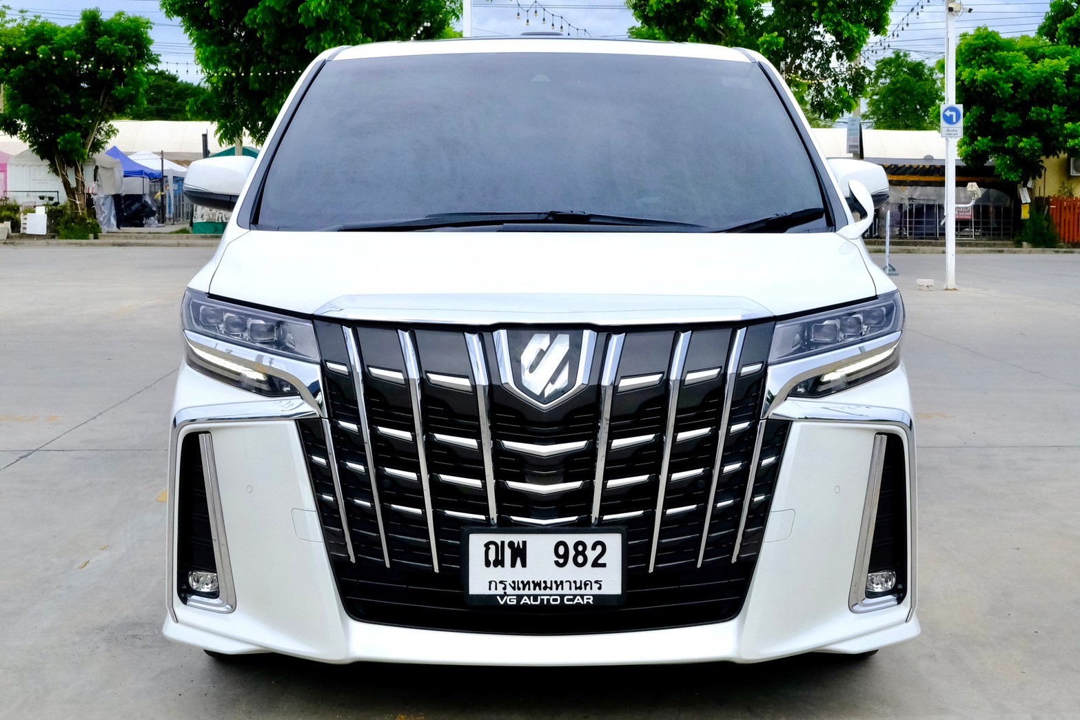 TOYOTA Alphard 3.5L SC Package เบนซิน เกียร์ออโต้ ปี2022 สีขาว ไมล์แท้: 2x,xxx กม.