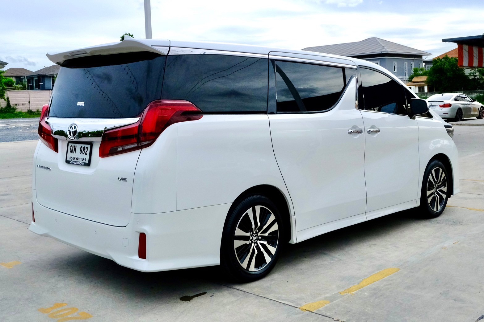 TOYOTA Alphard 3.5L SC Package เบนซิน เกียร์ออโต้ ปี2022 สีขาว ไมล์แท้: 2x,xxx กม.