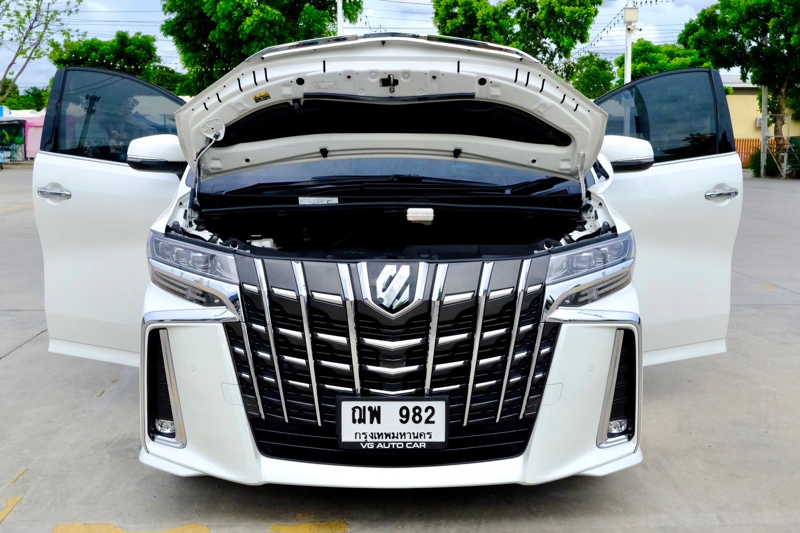 TOYOTA Alphard 3.5L SC Package เบนซิน เกียร์ออโต้ ปี2022 สีขาว ไมล์แท้: 2x,xxx กม.