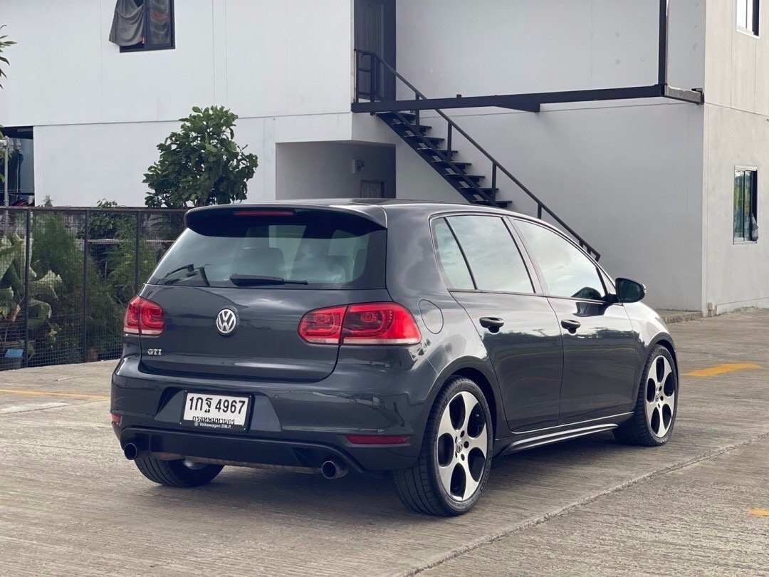 2011 Volkswagen Golf MK6 สีดำ