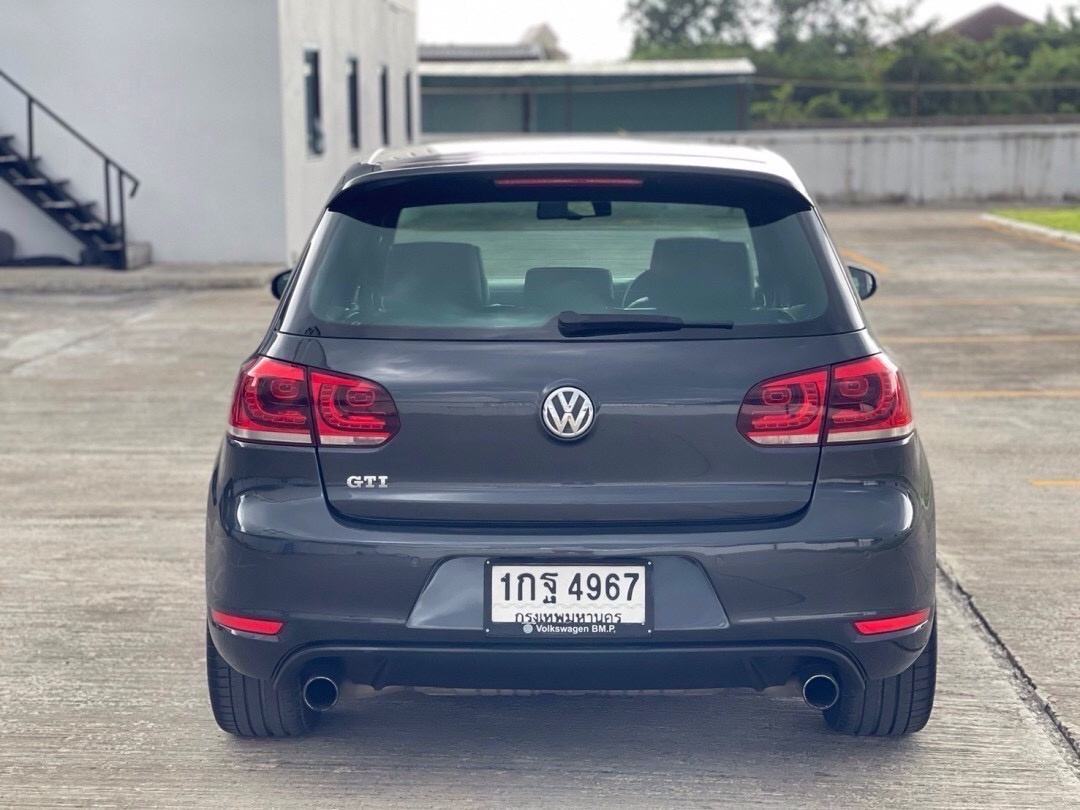 2011 Volkswagen Golf MK6 สีดำ