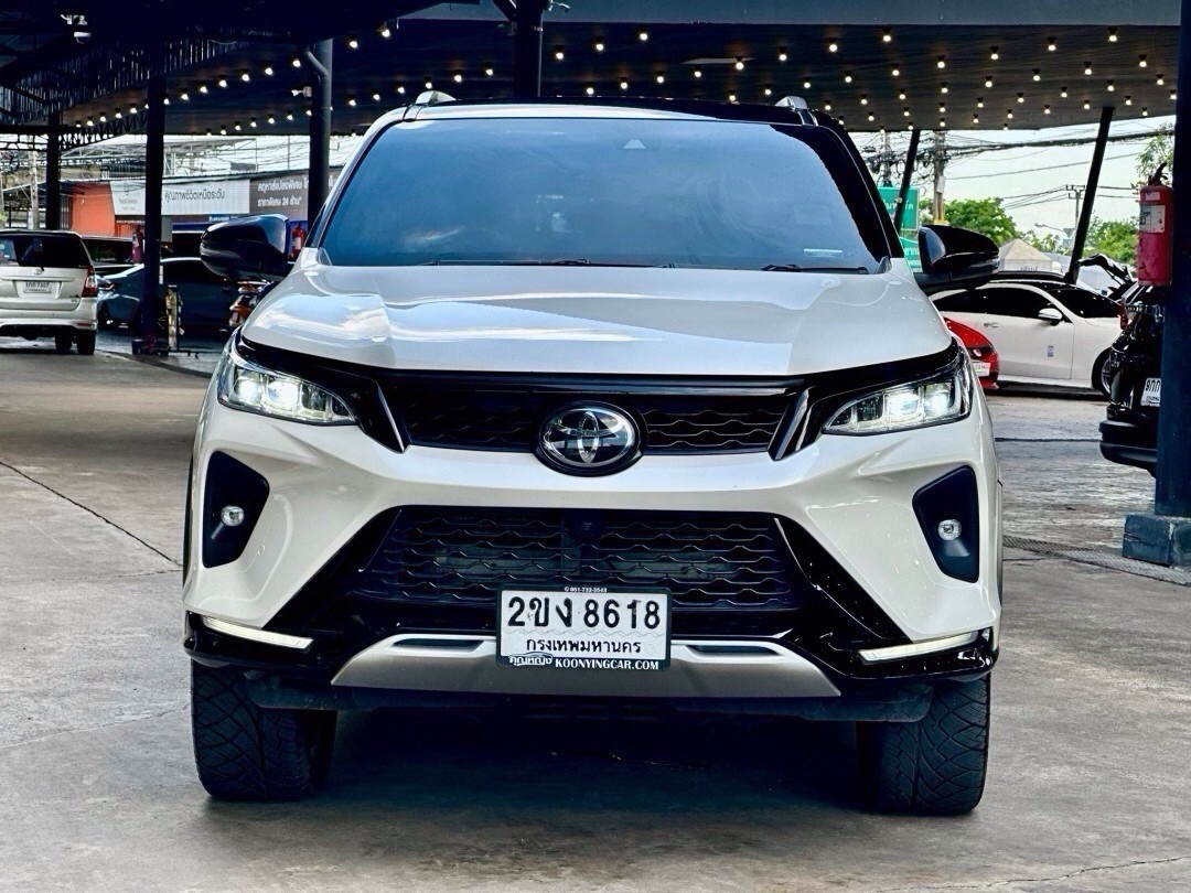 2021 Toyota Fortuner สีขาว