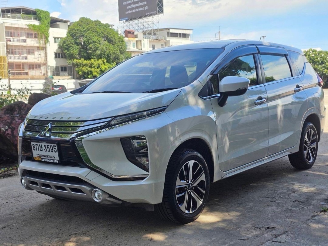 2019 Mitsubishi Xpander สีขาว